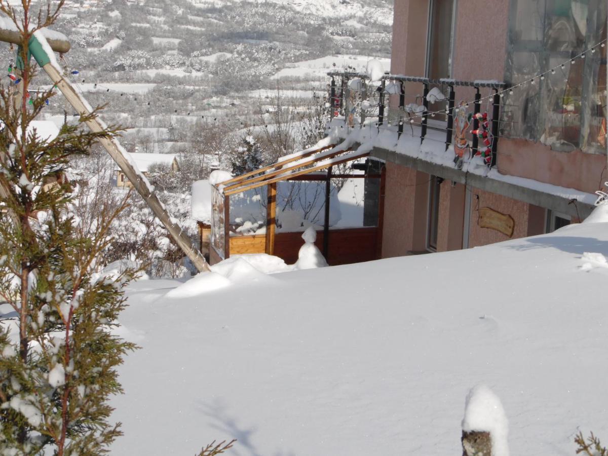 شقة La Collinette Saint-Laurent-du-Cros المظهر الخارجي الصورة